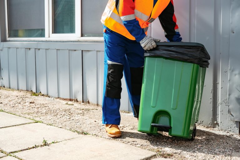 curbside-garbage-cleaning