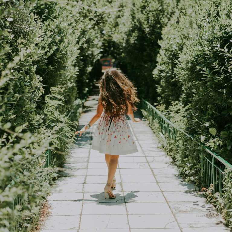 pexels-annetnavi-792725